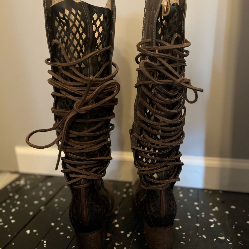 Size 6 FreeBird Carver Boot Handmade Leather Excellent Condition! $300
